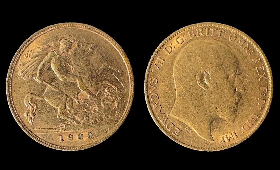 An Edward VII 1909 22ct gold half-Sovereign, gross weight approximately 4g