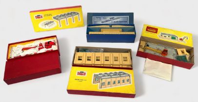 A collection of assorted boxed Hornby-Dublo ‘OO’ gauge building kits and trackside accessories,