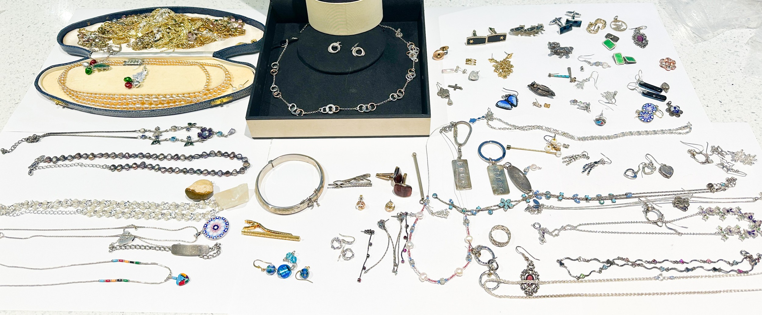 A variety of silver and costume jewellery, including Links of London necklace and earrings (