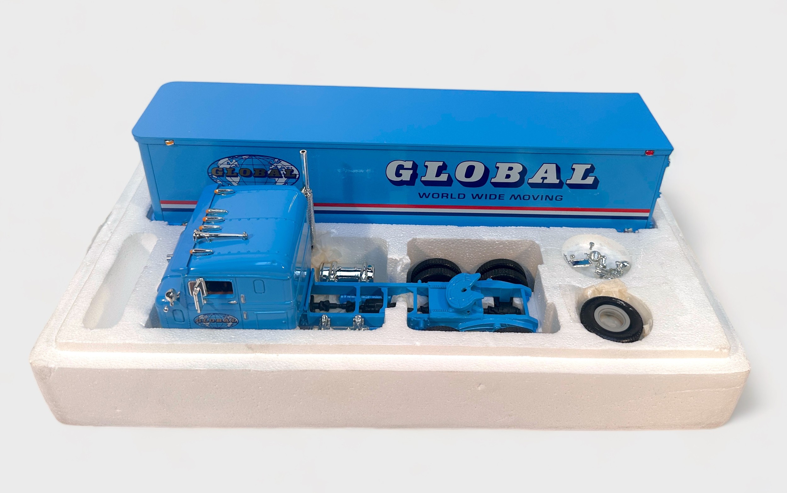 A boxed 1/34 scale First Gear 1953 Kenworth ‘Bull-Nose’ COE tractor unit with 35 foot box trailer in - Image 2 of 2