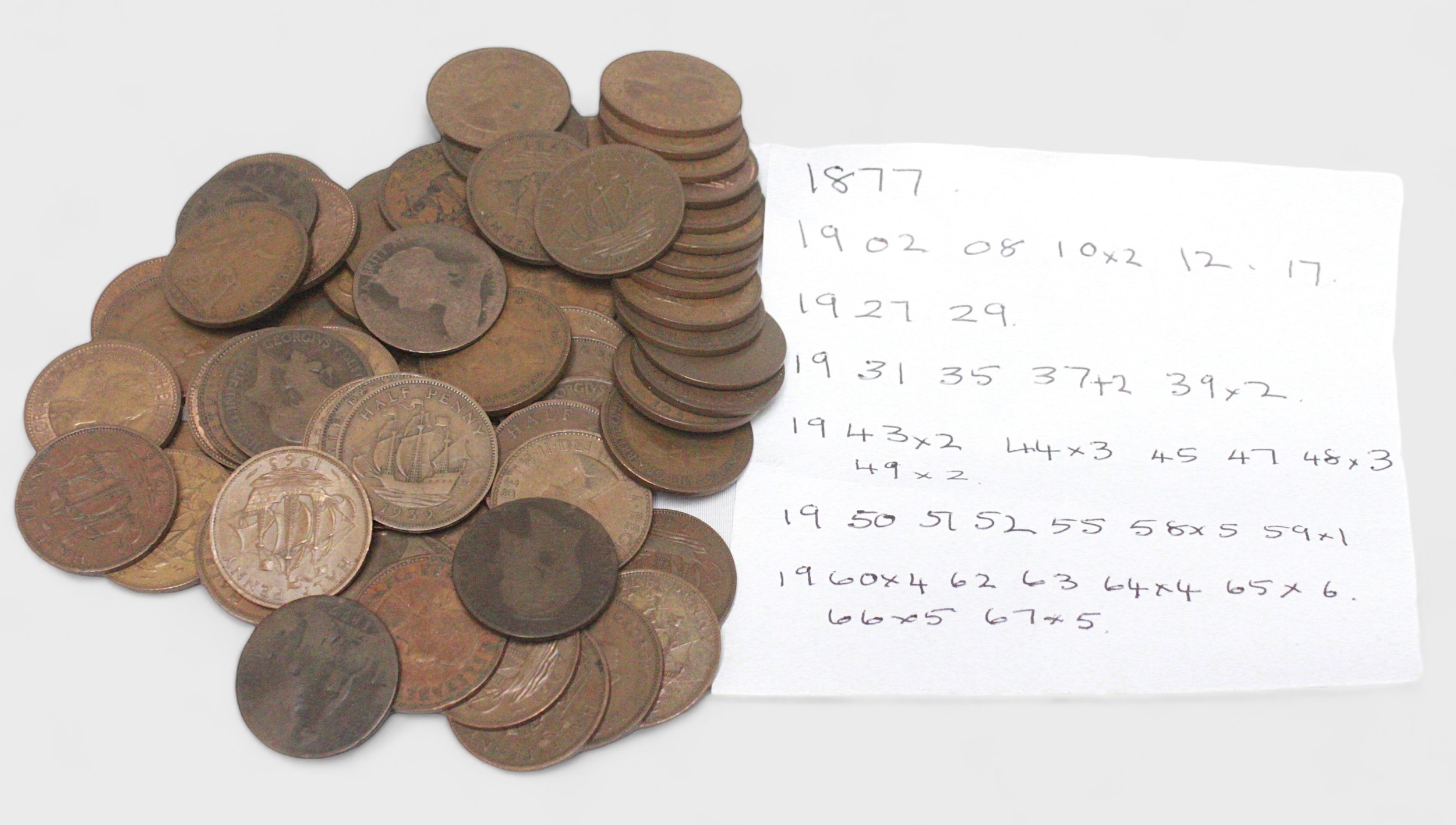 A collection of circulated GB one penny and half-penny coins, eighty-one pennies ranging from 1807- - Image 3 of 3