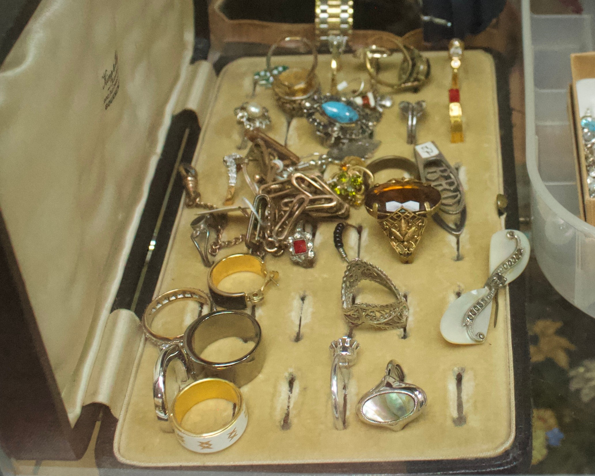 A good quantity of costume jewllery including brooches, earrings, rings, buckles etc, in two clear - Image 9 of 12