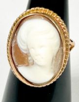 A 9ct yellow gold cameo ring, weighs 5.0 grams.