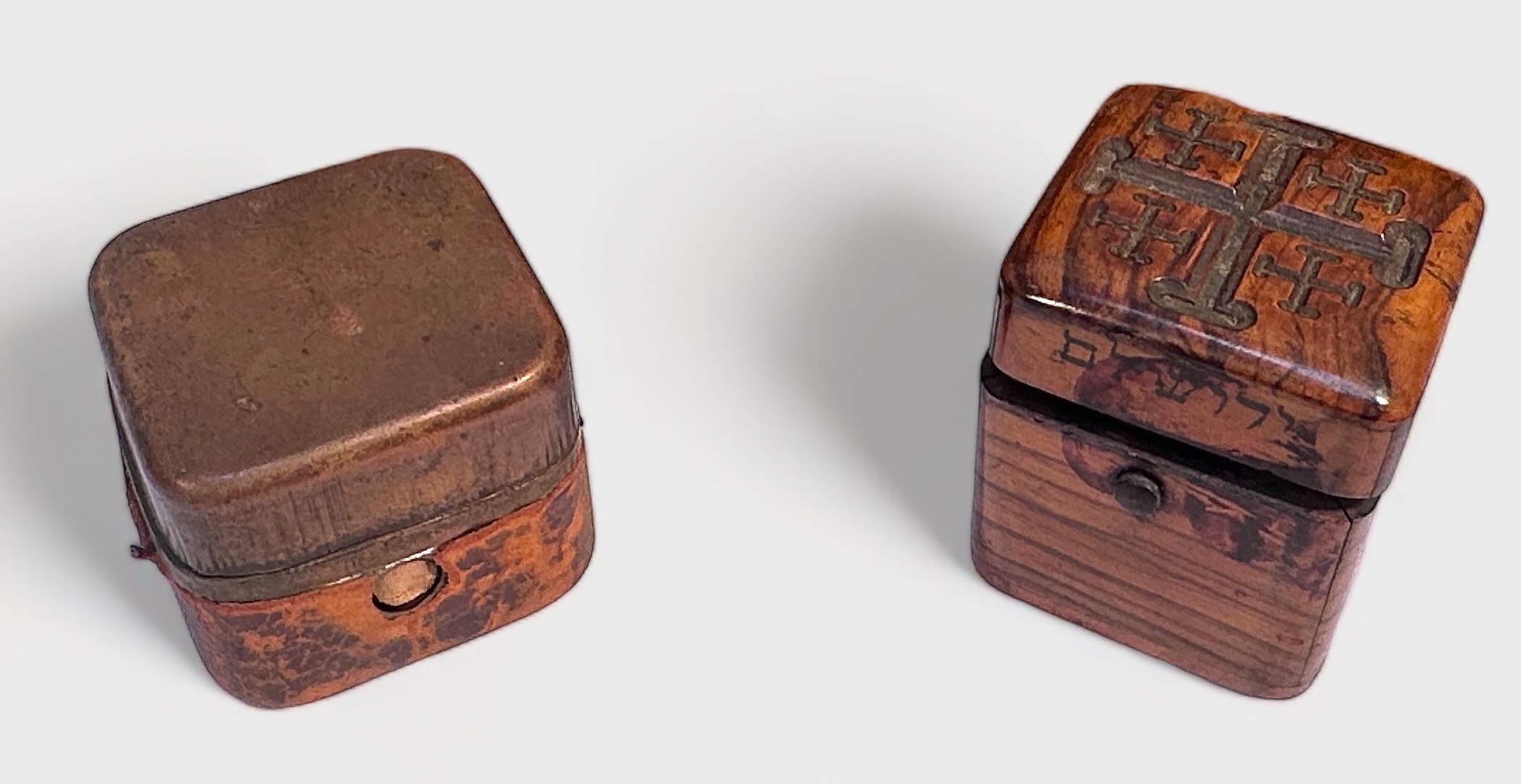 A Victorian slope-fronted oak desk tidy, with a pair of hinged doors enclosing adjustable - Image 2 of 4