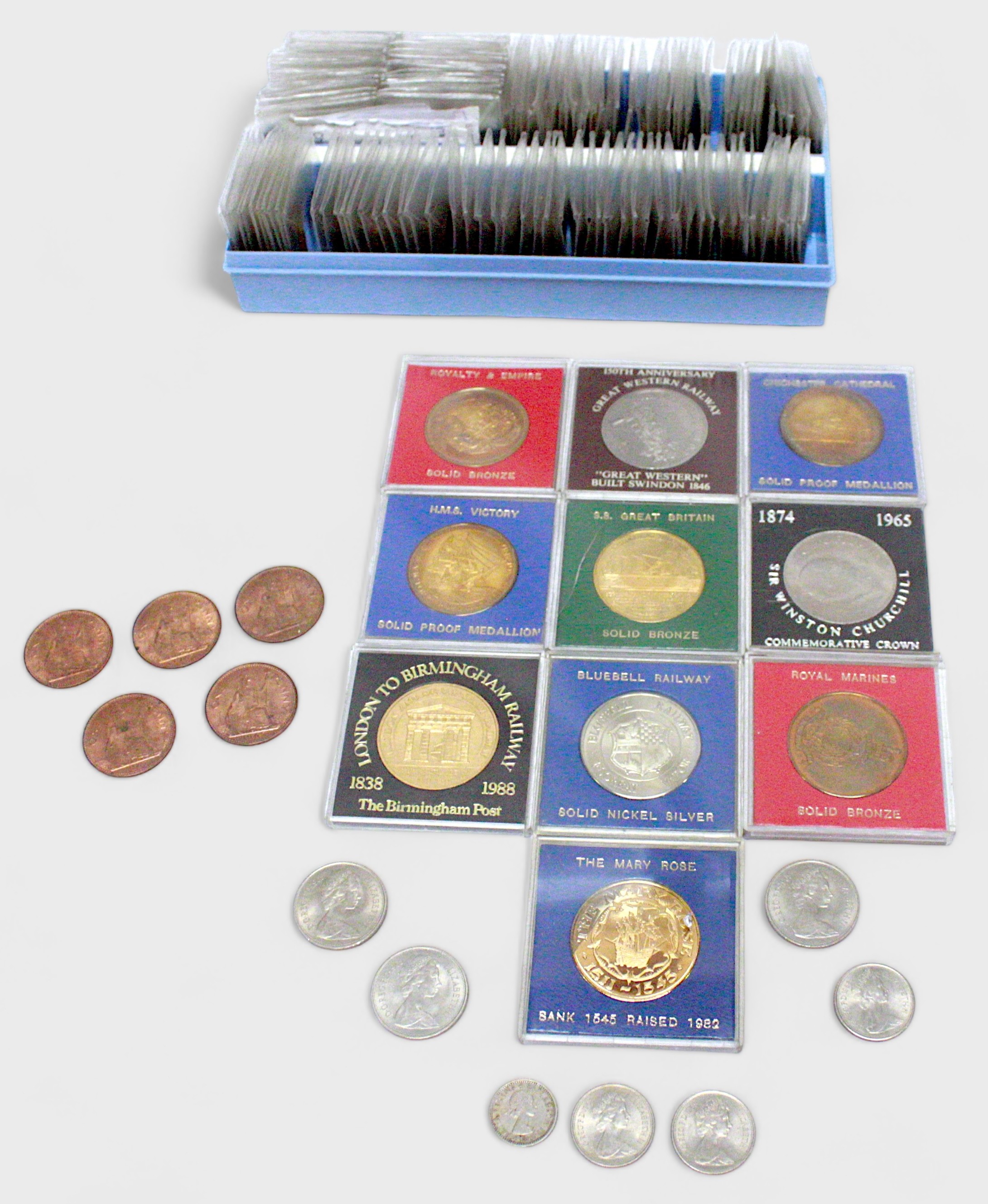 A collection of circulated GB one penny and half-penny coins, eighty-one pennies ranging from 1807-