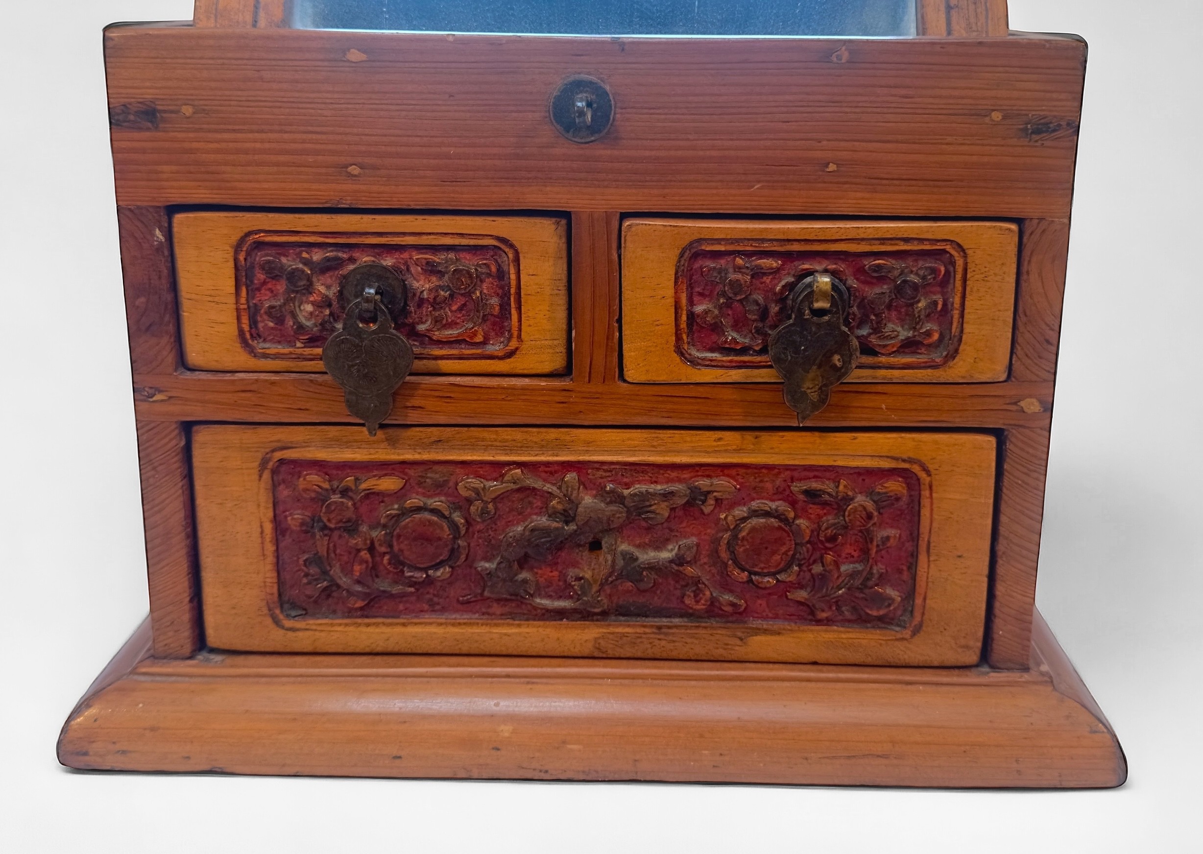 A Chinese portable vanity box, with adjustable easel mirror with three carved drawers beneath, - Image 4 of 5