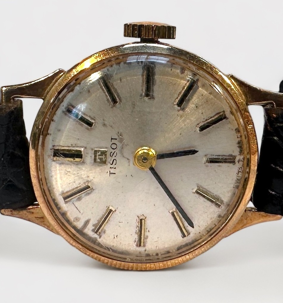 A ladies vintage 9ct gold cased Tissot wristwatch, the silvered dial with applied batons denoting - Bild 2 aus 8