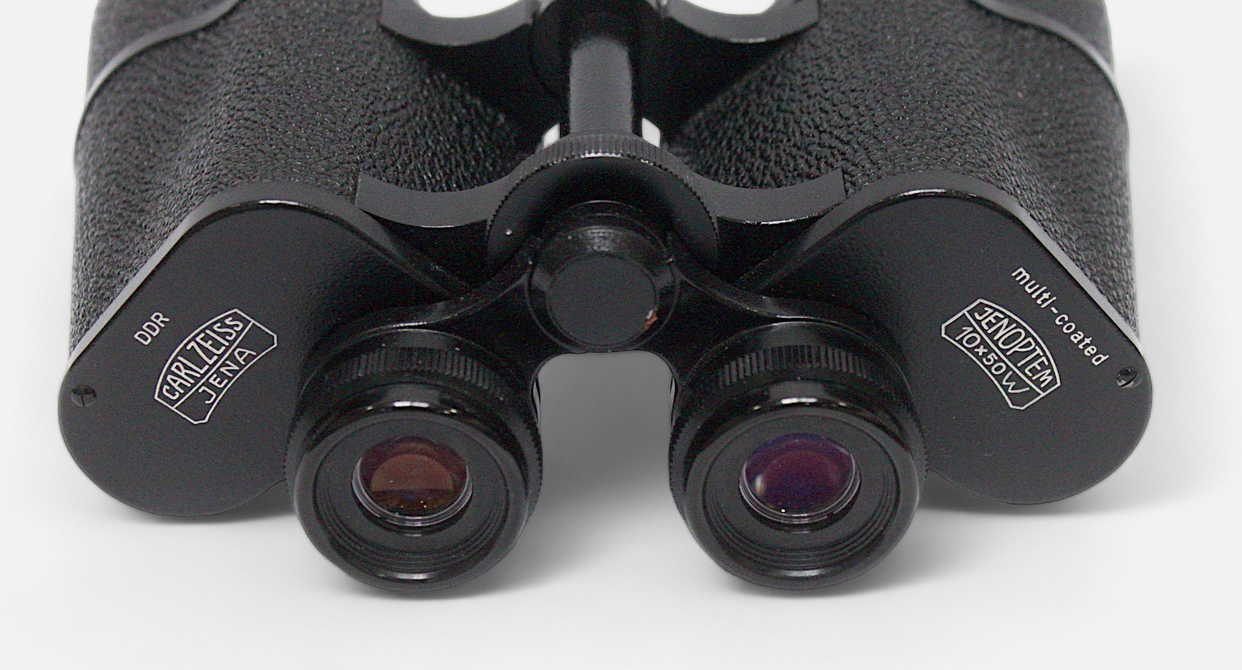 Two pairs of Carl Zeiss binoculars, both multi-coated Jenoptem examples, one 10 x 50W, the other 8 x - Image 4 of 5