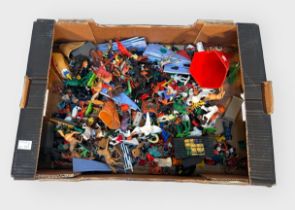 A large quantity of assorted loose plastic toy figures, comprising Timpo Toys, Britains Ltd,