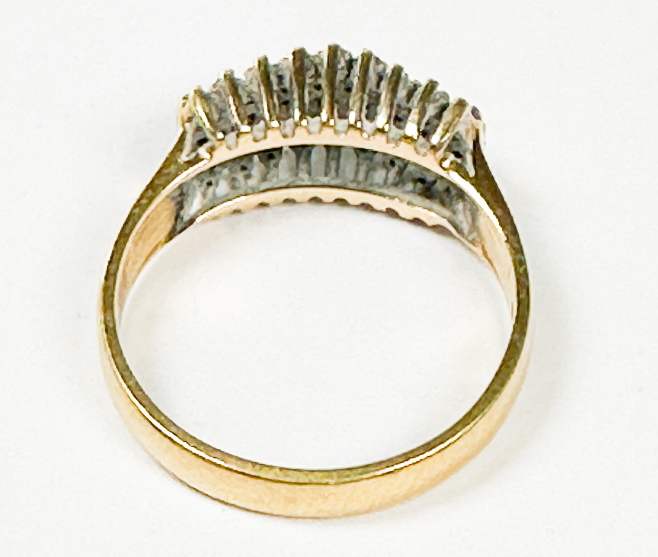 An 18ct yellow gold dress ring, set with 5 x rows of small diamonds, estimated total diamond - Image 2 of 4