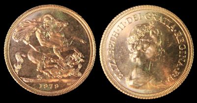 An ERII 1979 22ct gold sovereign, gross weight approximately 8g