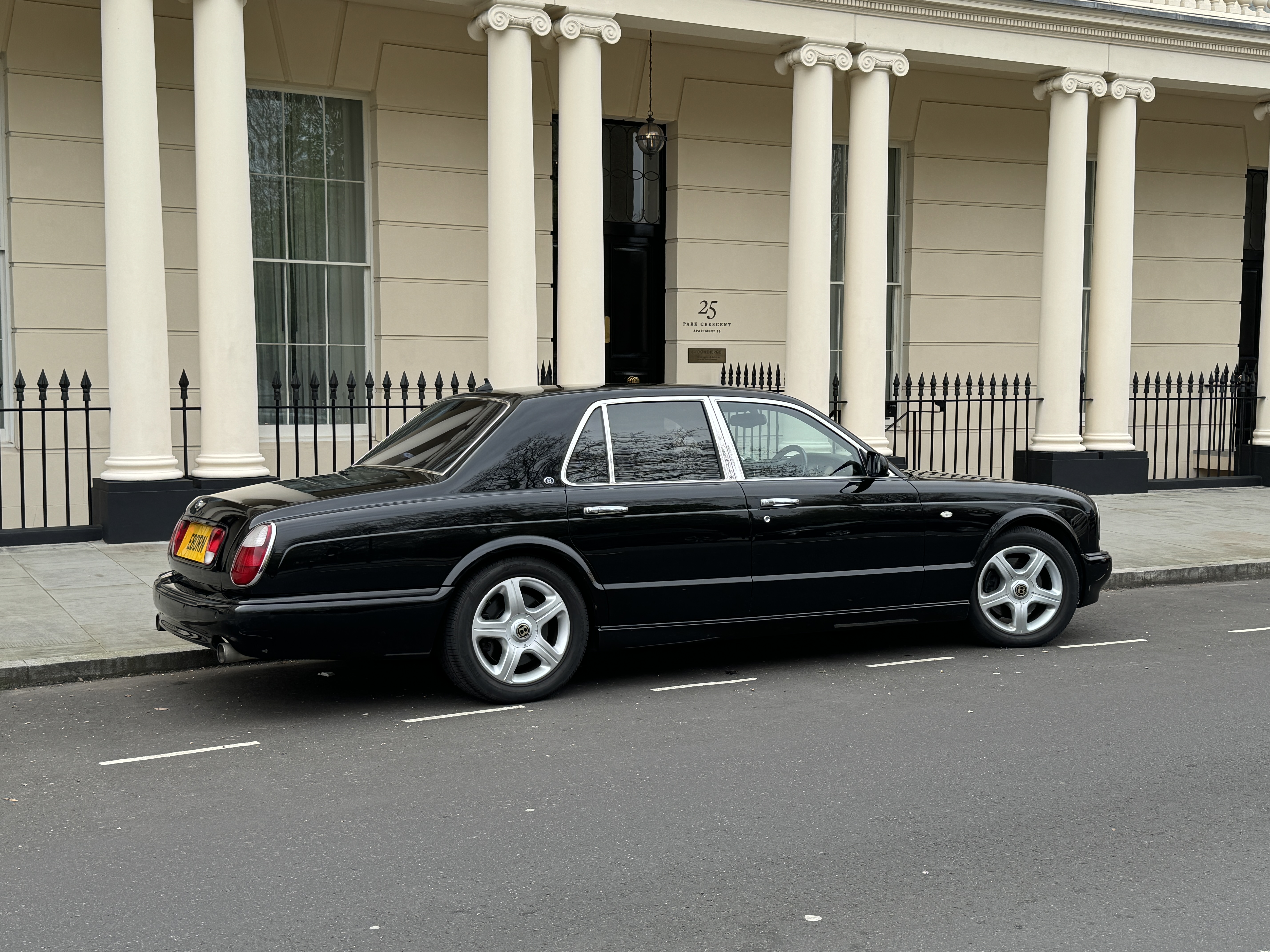 Bentley Arnage R, 6750cc V8 Twin Turbo, Black coachwork with matching black leather upholstery and - Image 70 of 78