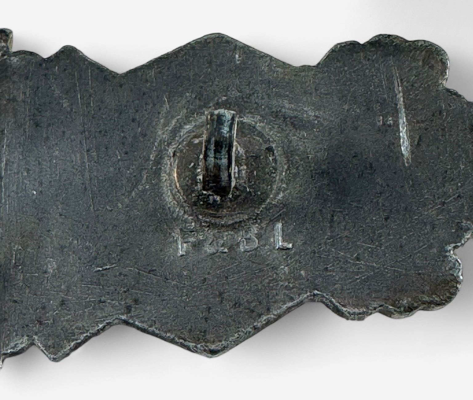 A WWII German Third Reich / Waffen SS Close Combat Clasp, fine cast zinc alloy example, - Bild 3 aus 3