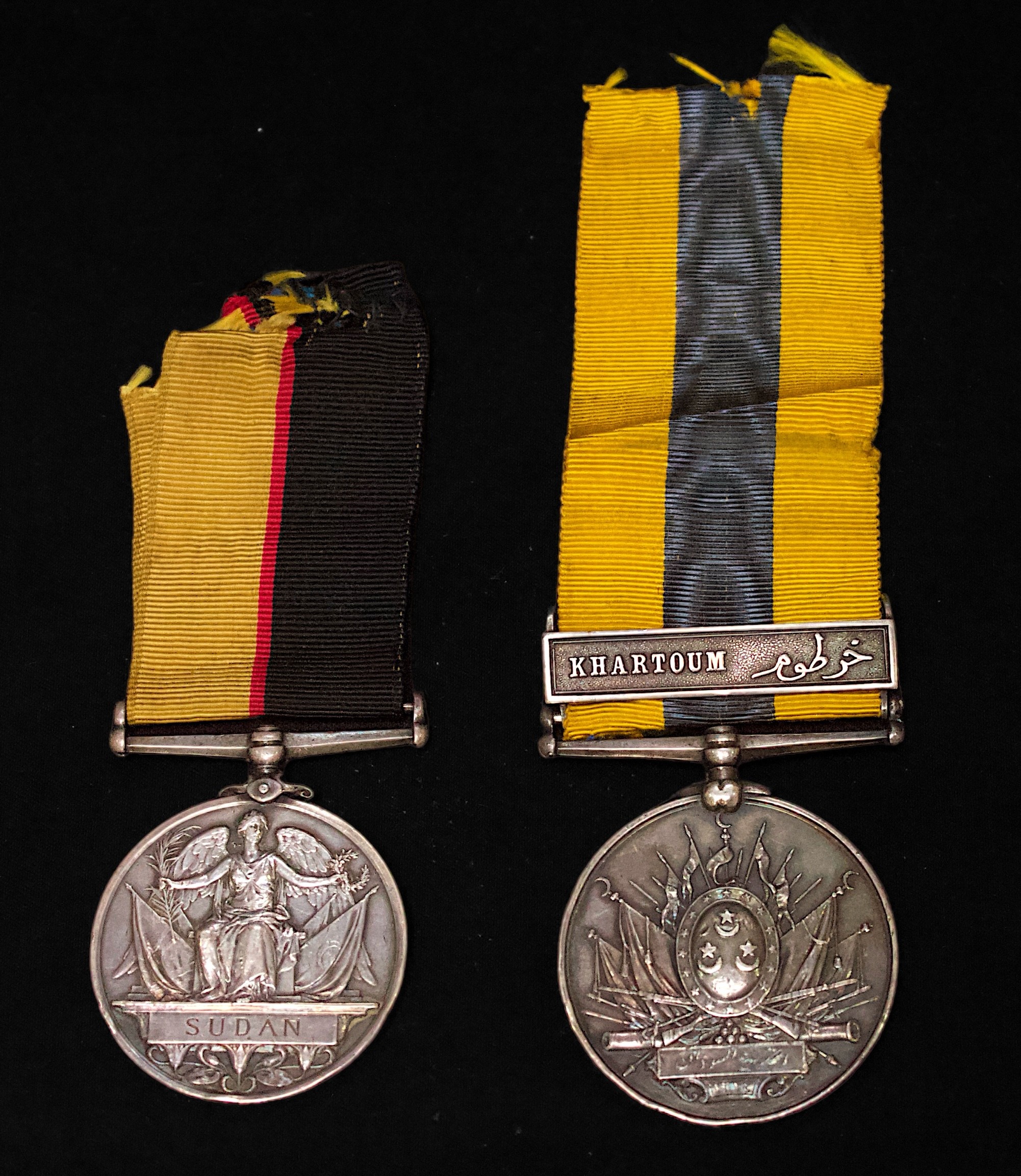 A Queen's Sudan 'Wound' Pair of Queen's Sudan Medal 1899 and Khedive's Sudan Medal with Khartoum - Image 2 of 5