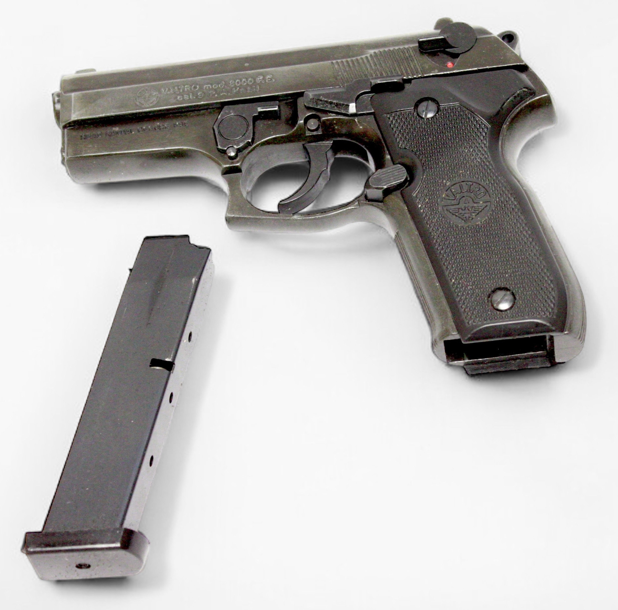 An Italian Valtro Model 8000 blank firing pistol, with black plastic grip, magazine and cleaning - Image 2 of 3