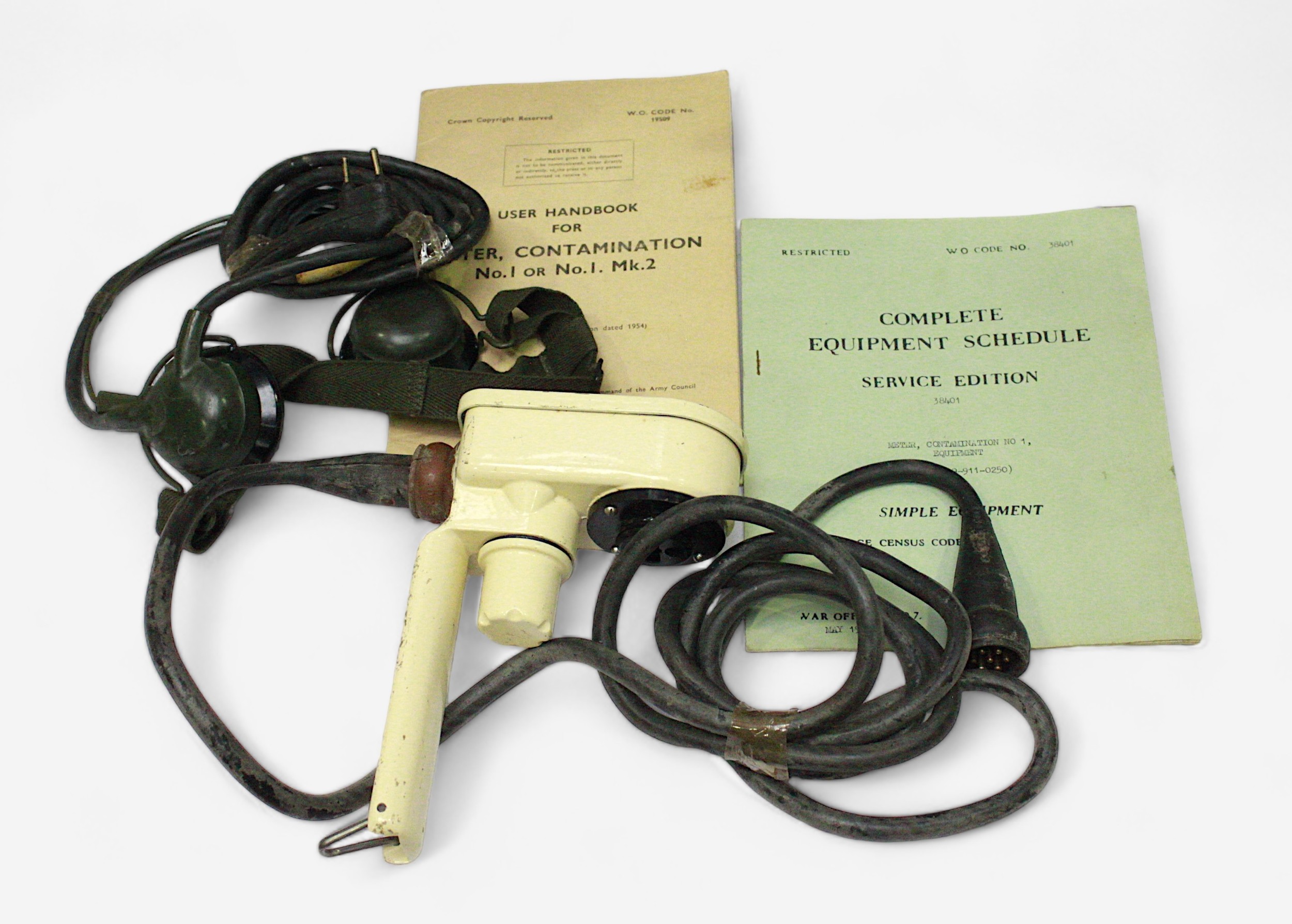 Three various British military issue radiological instruments, comprising a Meter Dose-Rate Portable - Image 3 of 5