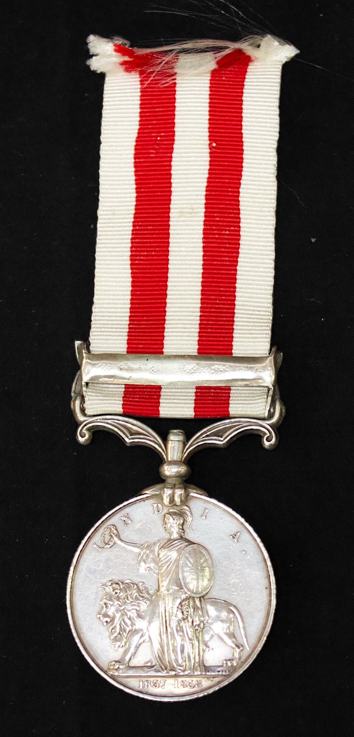 British Army Indian Mutiny Medal 1857-1858, with Lucknow Clasp, to Thomas Harding 3rd Battalion - Bild 2 aus 3