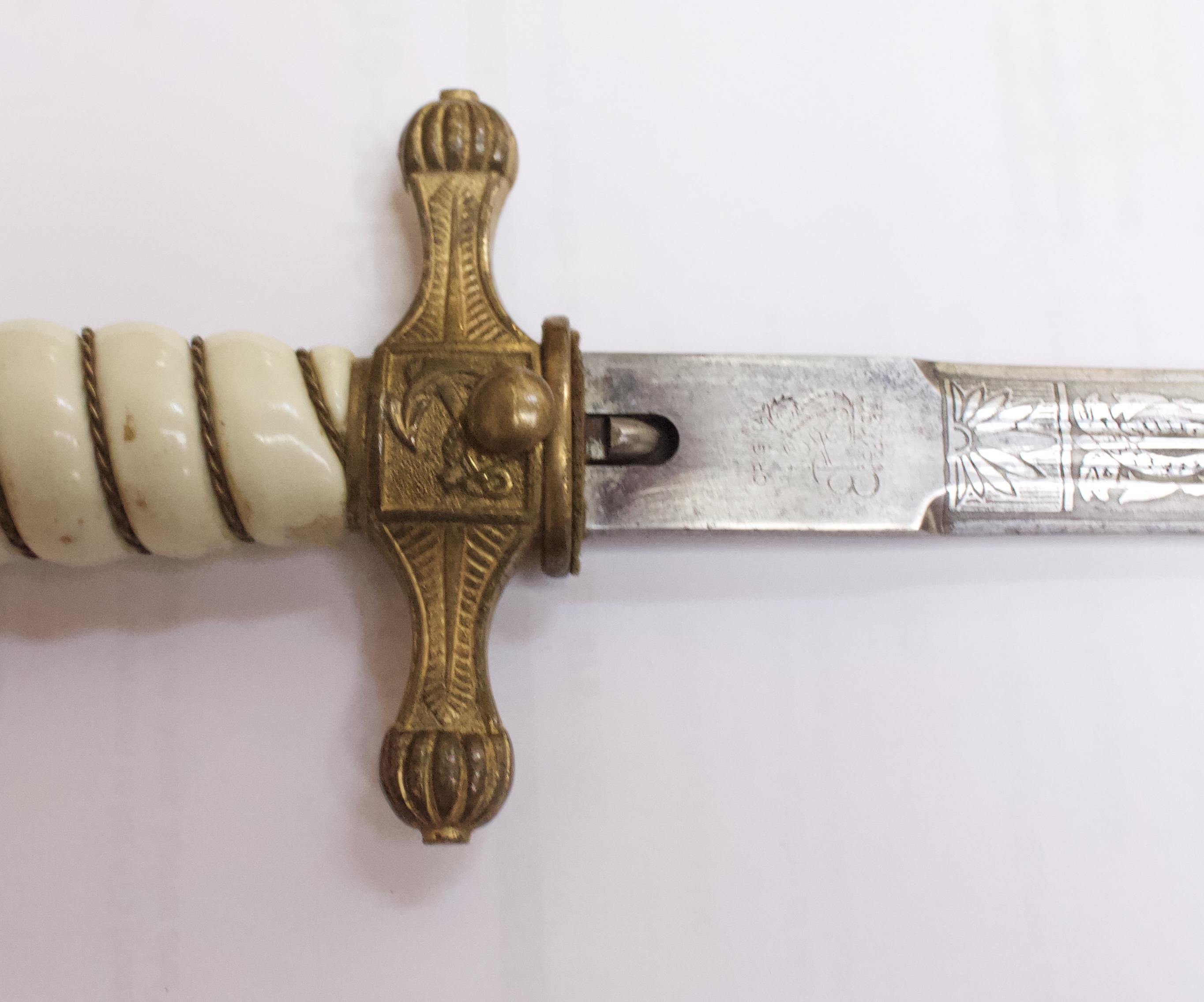 A WWII German Third Reich Kriegsmarine Dress Dagger, 25cm double-fullered blade with burnished - Image 7 of 10