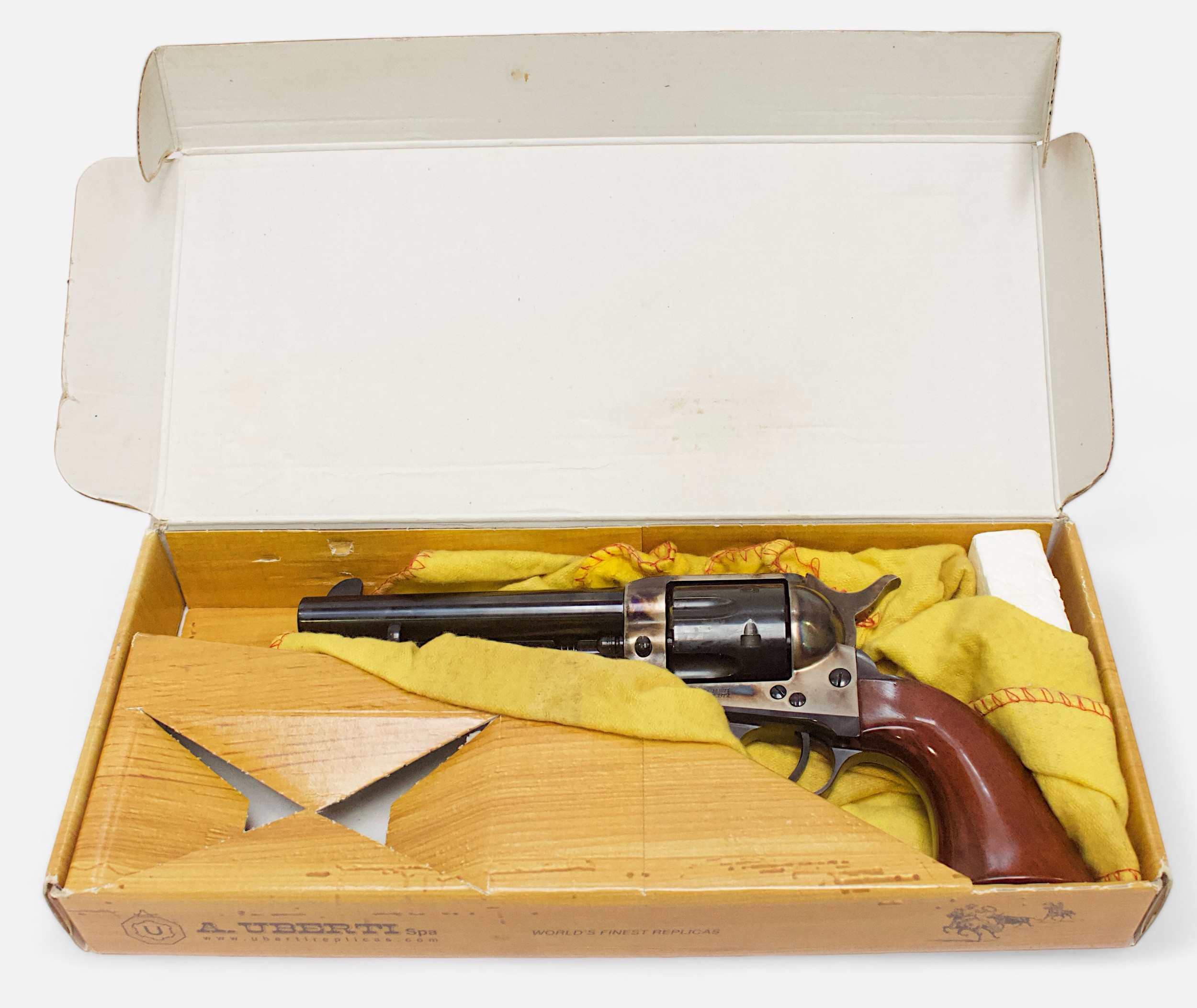 An Uberti Model 1830 Colt Peacemaker style 9mm blank firing six-shot single action revolver with - Image 3 of 4