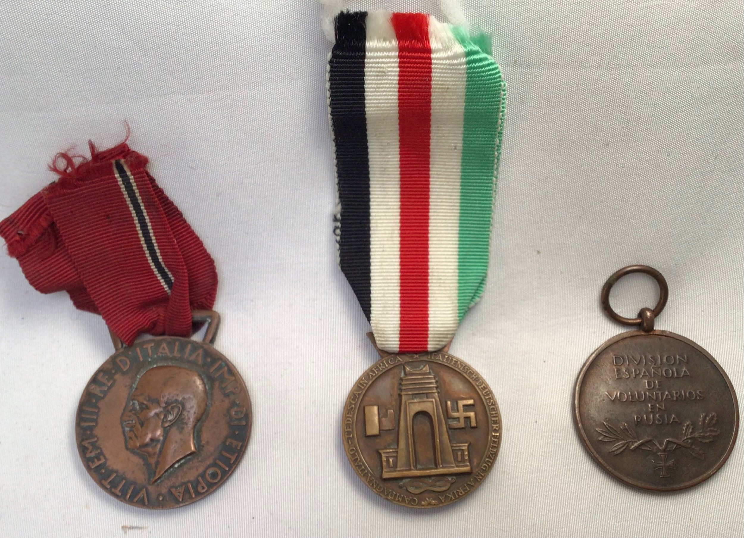 Two WWII German Axis Forces medals, comprising Blue Division Medal, German (Spanish Volunteers), - Image 2 of 2