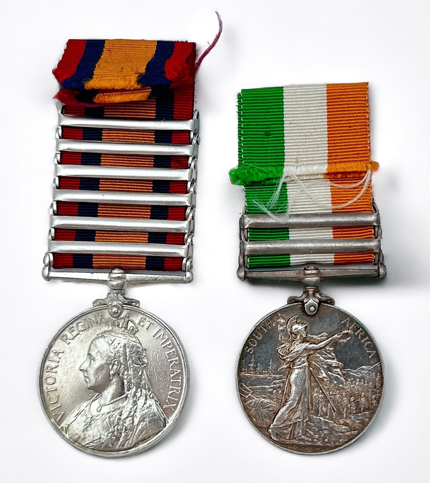 A Queen's South Africa Medal with Six Clasps comprising Relief of Kimberley, Paardeberg, - Bild 2 aus 2