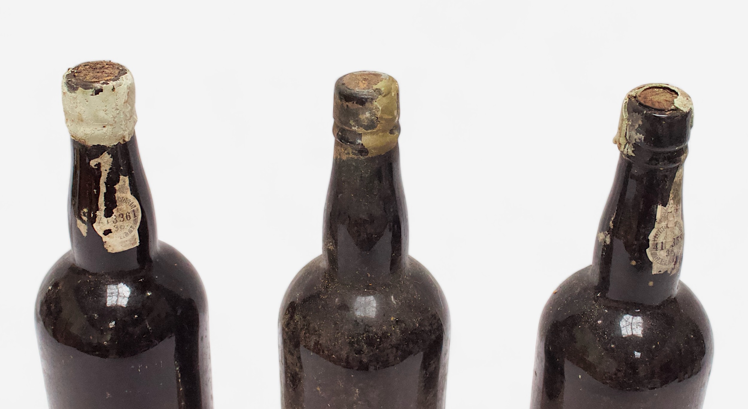 A collection of ten 75cl bottles of Taylors Quinta de Vargellas 1974 vintage port, varying ullage, - Image 5 of 7