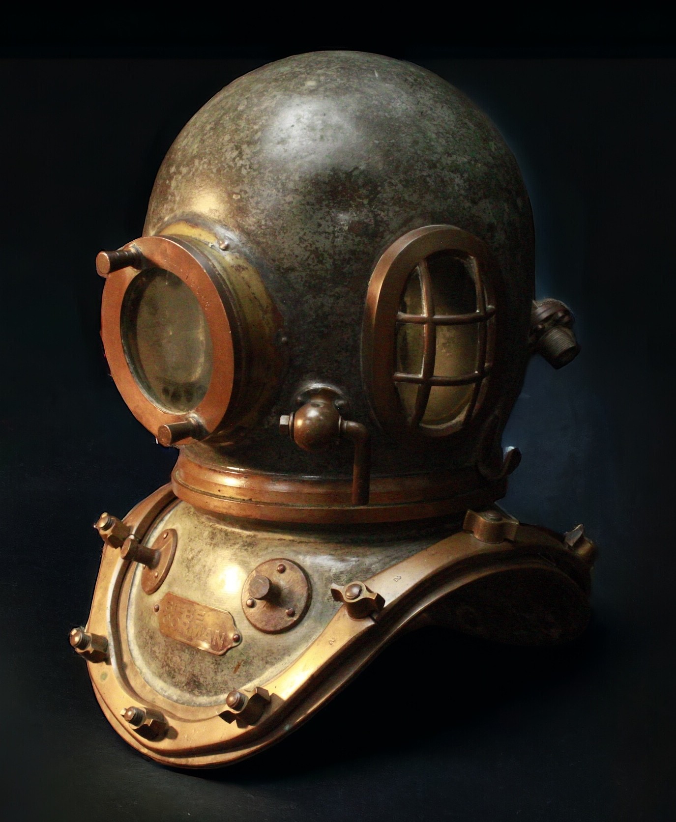 A FINE 12-BOLT DIVING HELMET BY SIEBE GORMAN, CIRCA 1950 numbered 19685 (matching on faceplate and - Image 2 of 7