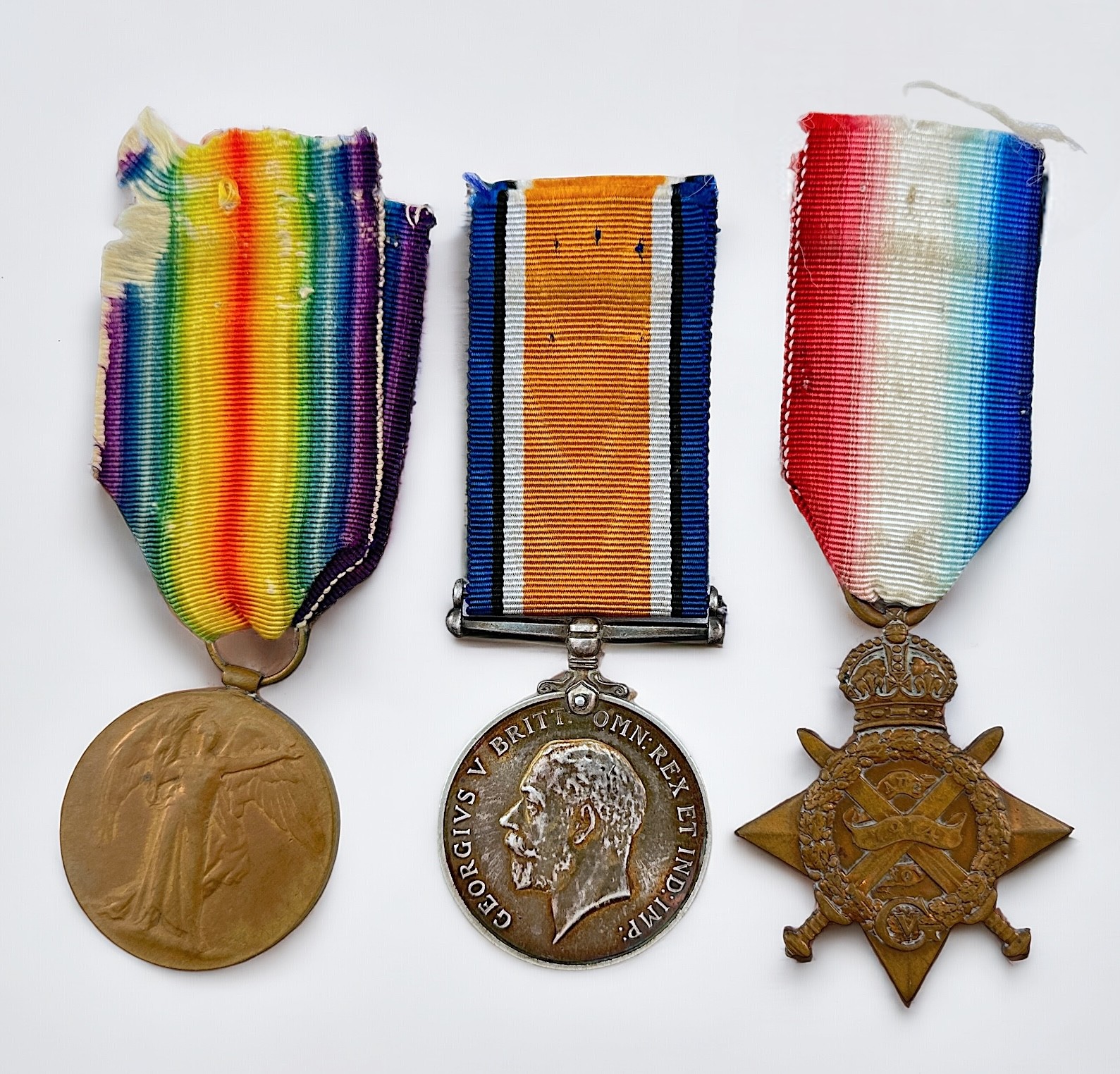 A WW1 Royal Artillery Trio to 45899 GNR. H. Hayes R.F.A. comprising 1914 Mons Star, War Medal and