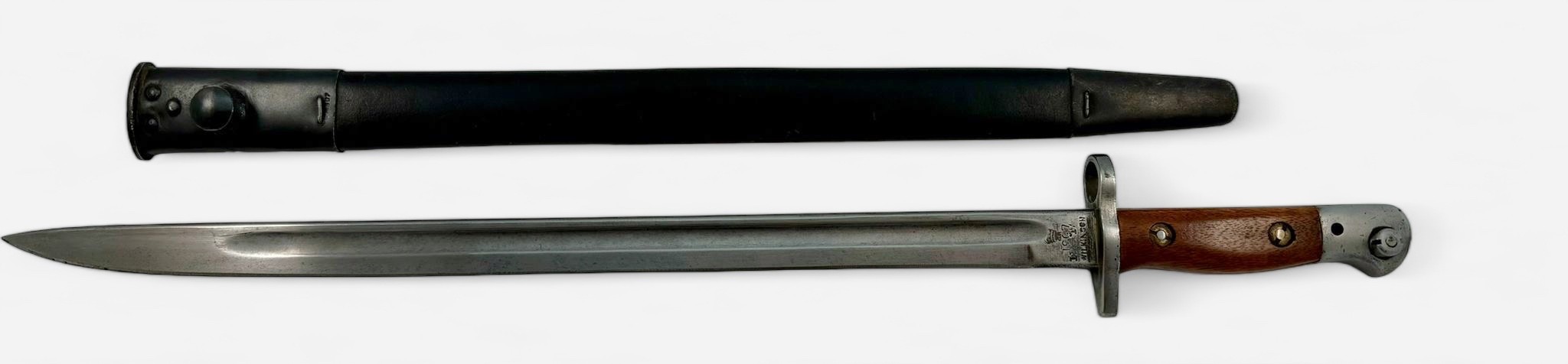 A British WW1 1907 pattern SMLE Lee Enfield rifle sword bayonet, 17-inch singled edged blade with