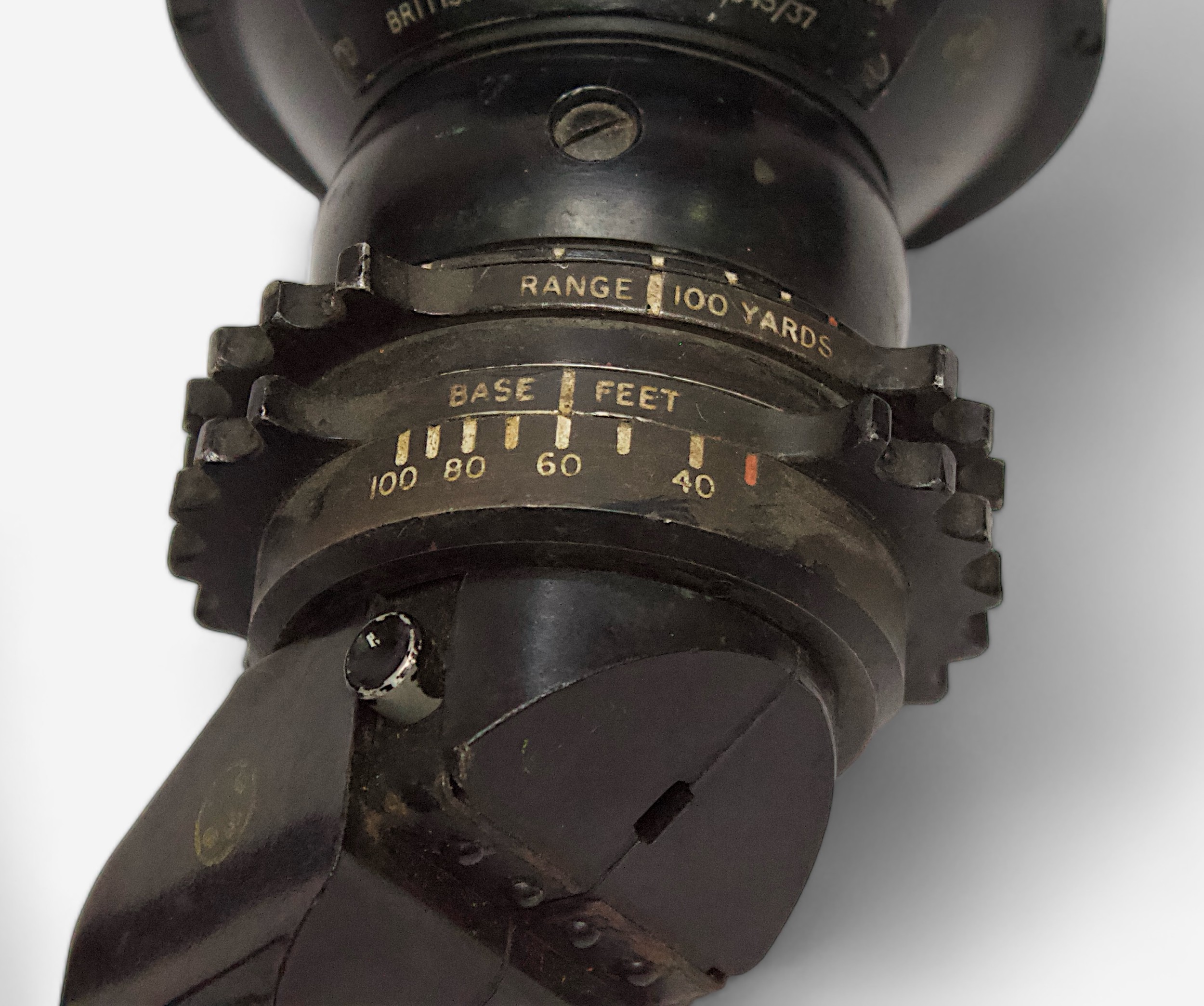 A British WWII RAF Reflector Gunsight Mk.II, applied plaque ‘Stores Ref. No 8B/2361 Reflector - Image 4 of 5