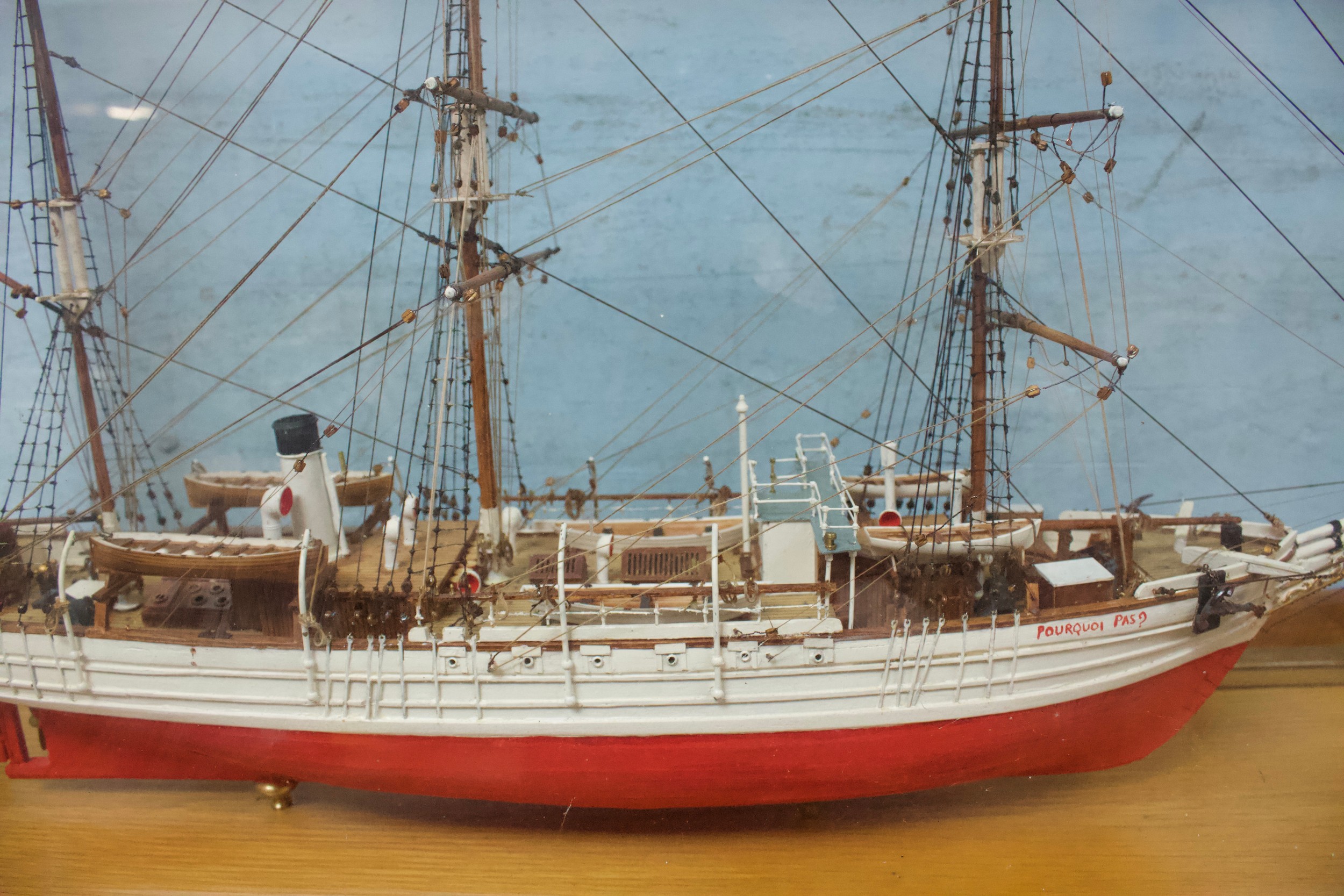 A kit-built scale model of the ‘Pourquoi - Pas'’ (Little Why Not'’) 1907, French steamboat, with - Image 5 of 5