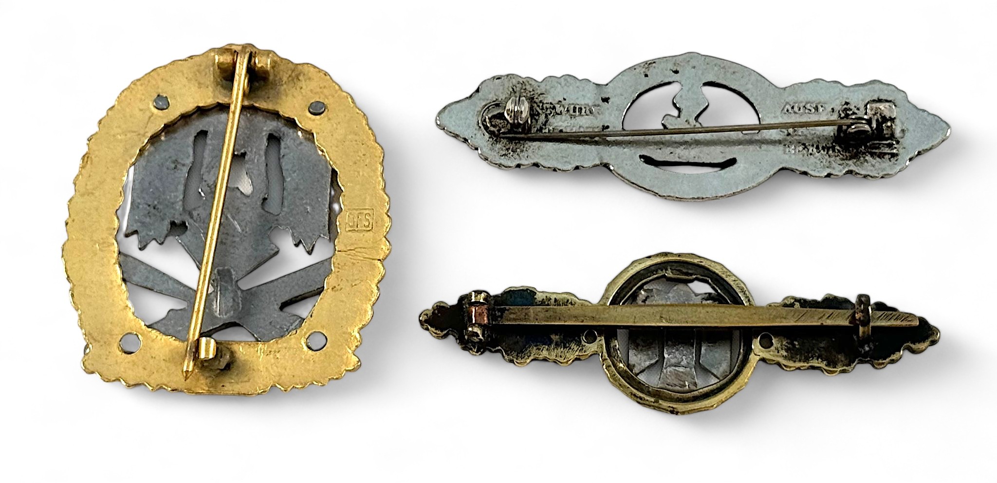 A German Third Reich Luftwaffe Bomber Clasp (gilt and white metal), together with a Kriegsmarine U- - Image 2 of 2