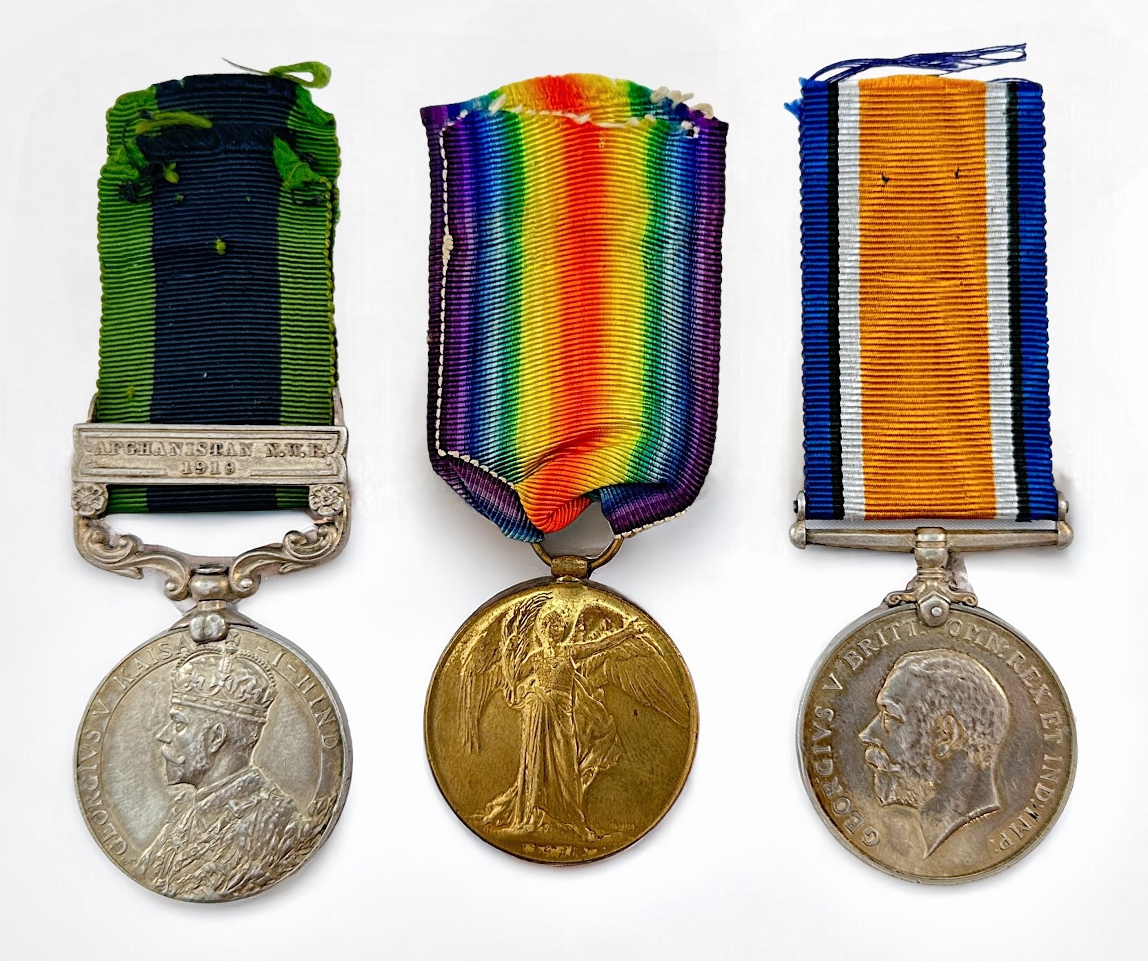 A Queen's Royal Regiment group of three to 4741 Pte F. Slaughter, comprising WW1 War Medal and