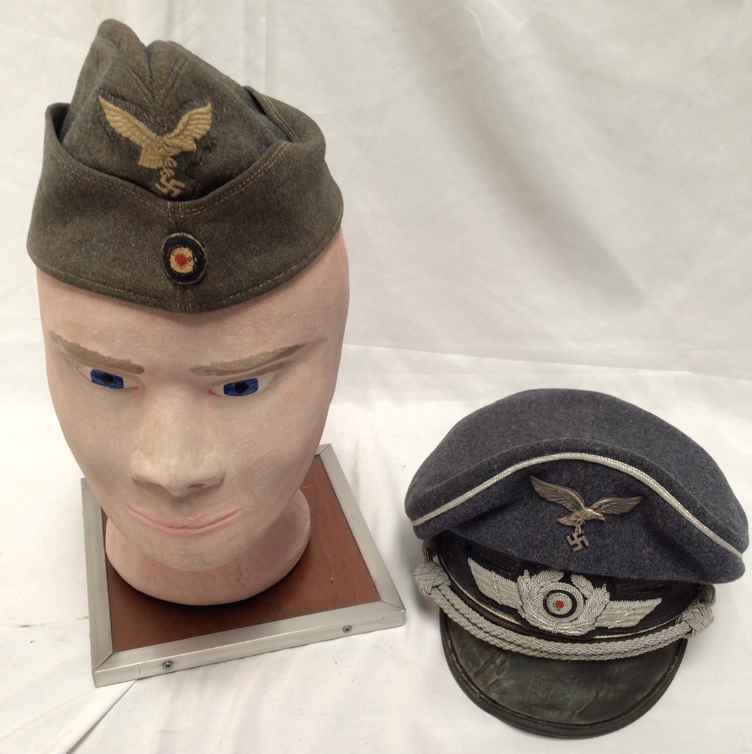 A German WWII Third Reich Luftwaffe side cap, together with a reproduction German WWII Third Reich - Bild 3 aus 3