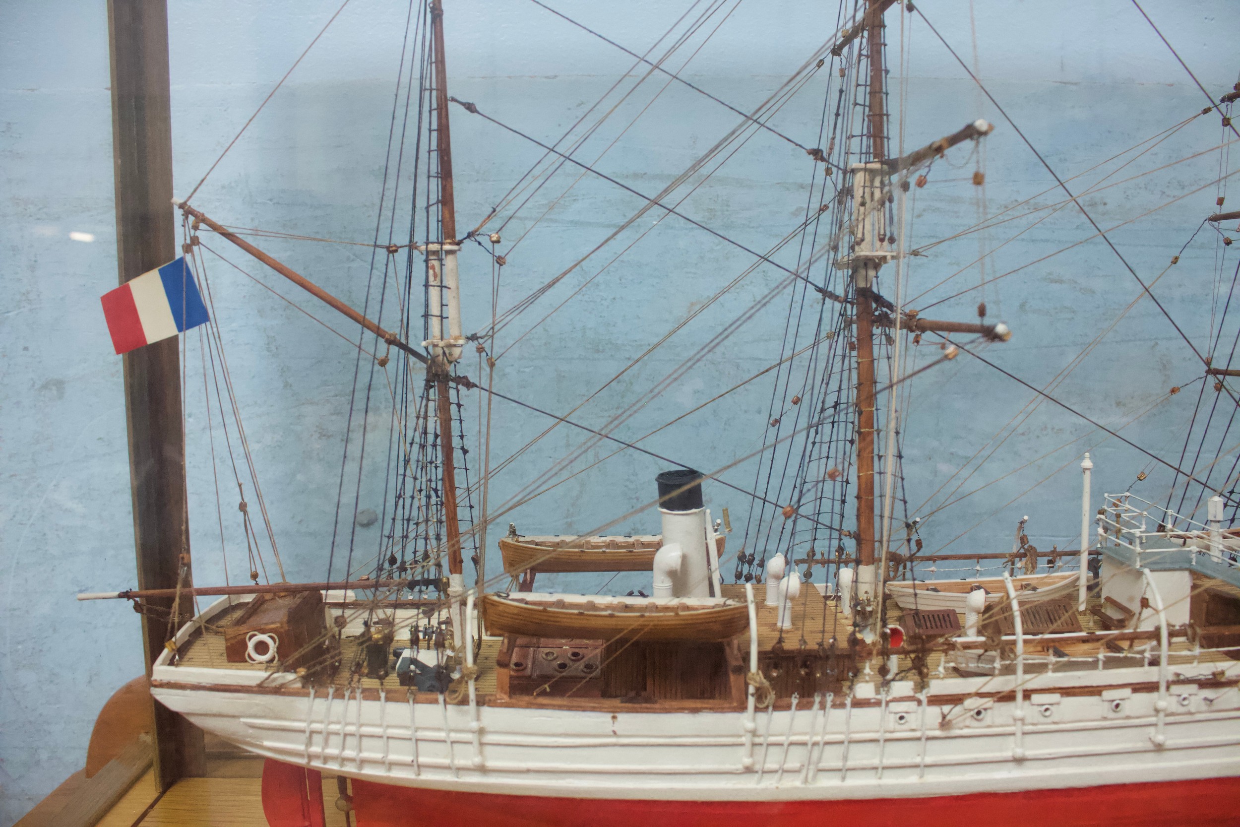 A kit-built scale model of the ‘Pourquoi - Pas'’ (Little Why Not'’) 1907, French steamboat, with - Image 4 of 5