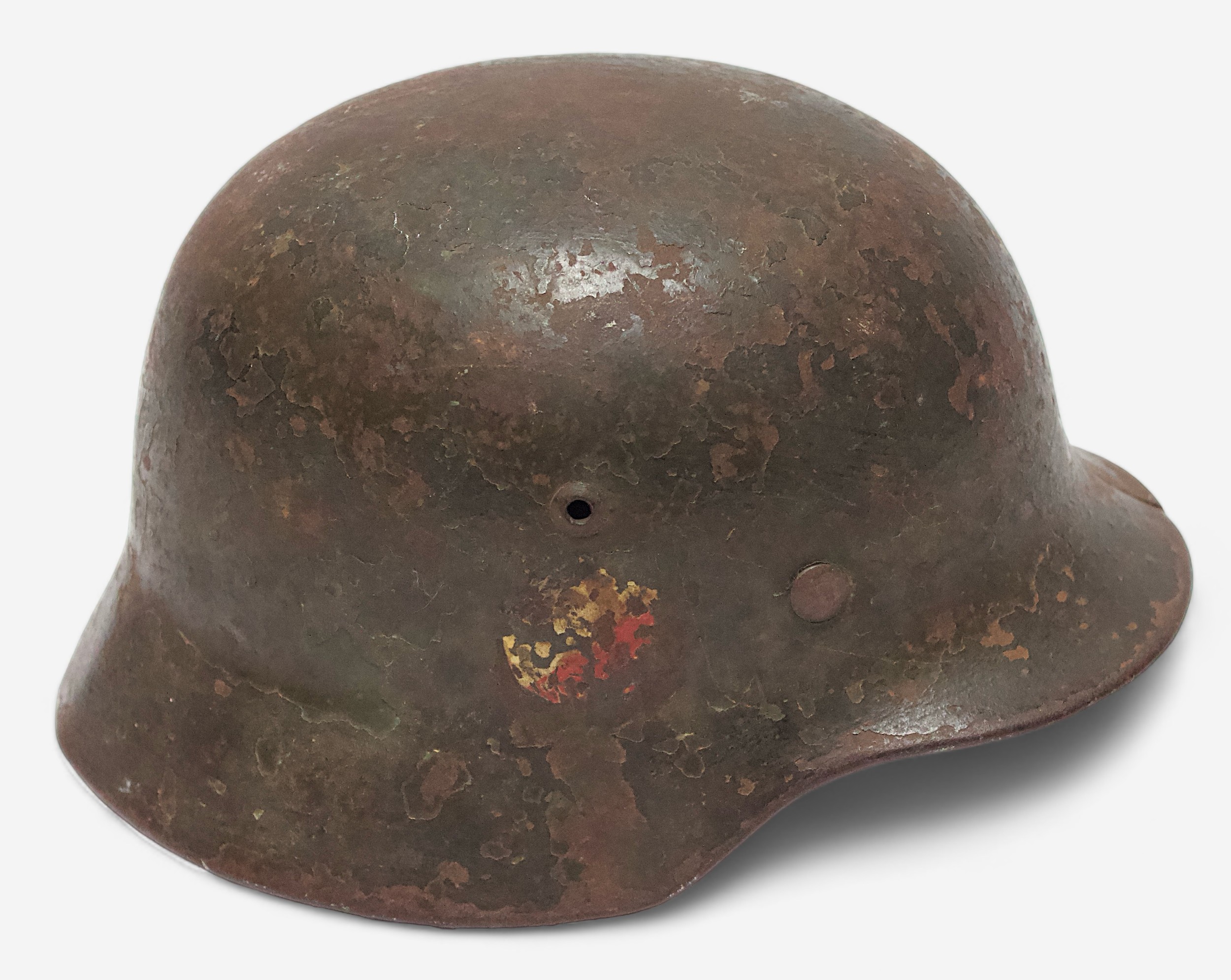 An original WWII German Third Reich M35 Stahlhelm steel combat helmet, with double decal, Eagle - Image 2 of 5
