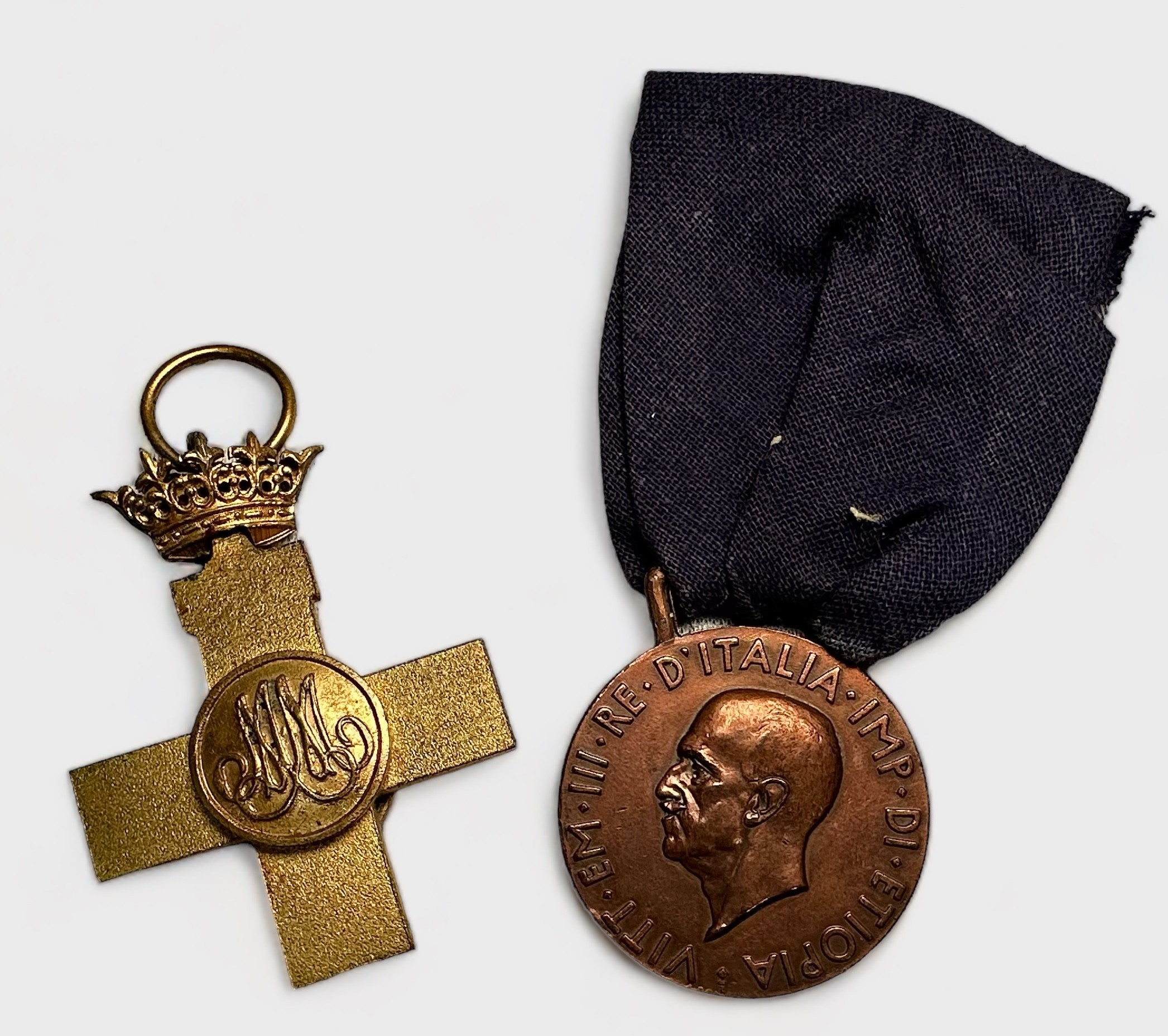 An Italian East Africa Campaign Medal 1936, A Spanish Cross of Military Merit (Civil War), and a - Image 2 of 3