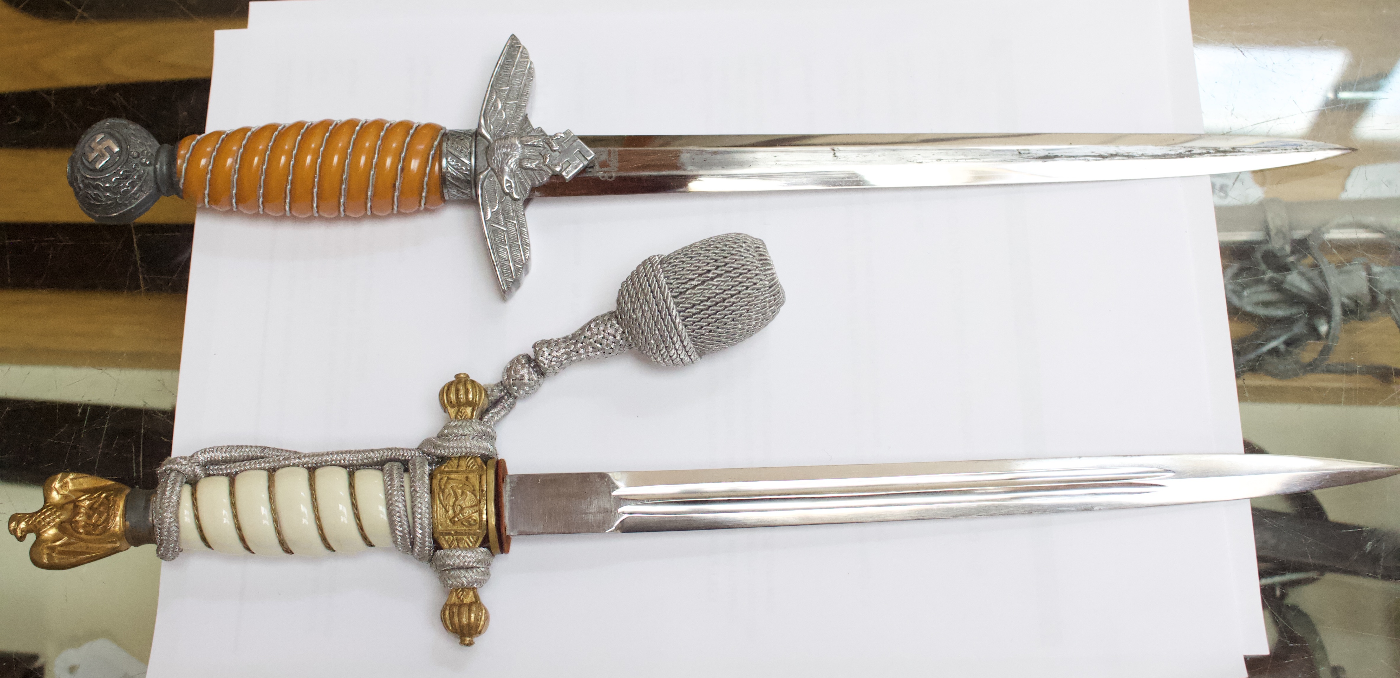 Four reproduction German Third Reich Dress Daggers, comprising SS dagger, Kriegsmarine, Army - Image 6 of 12