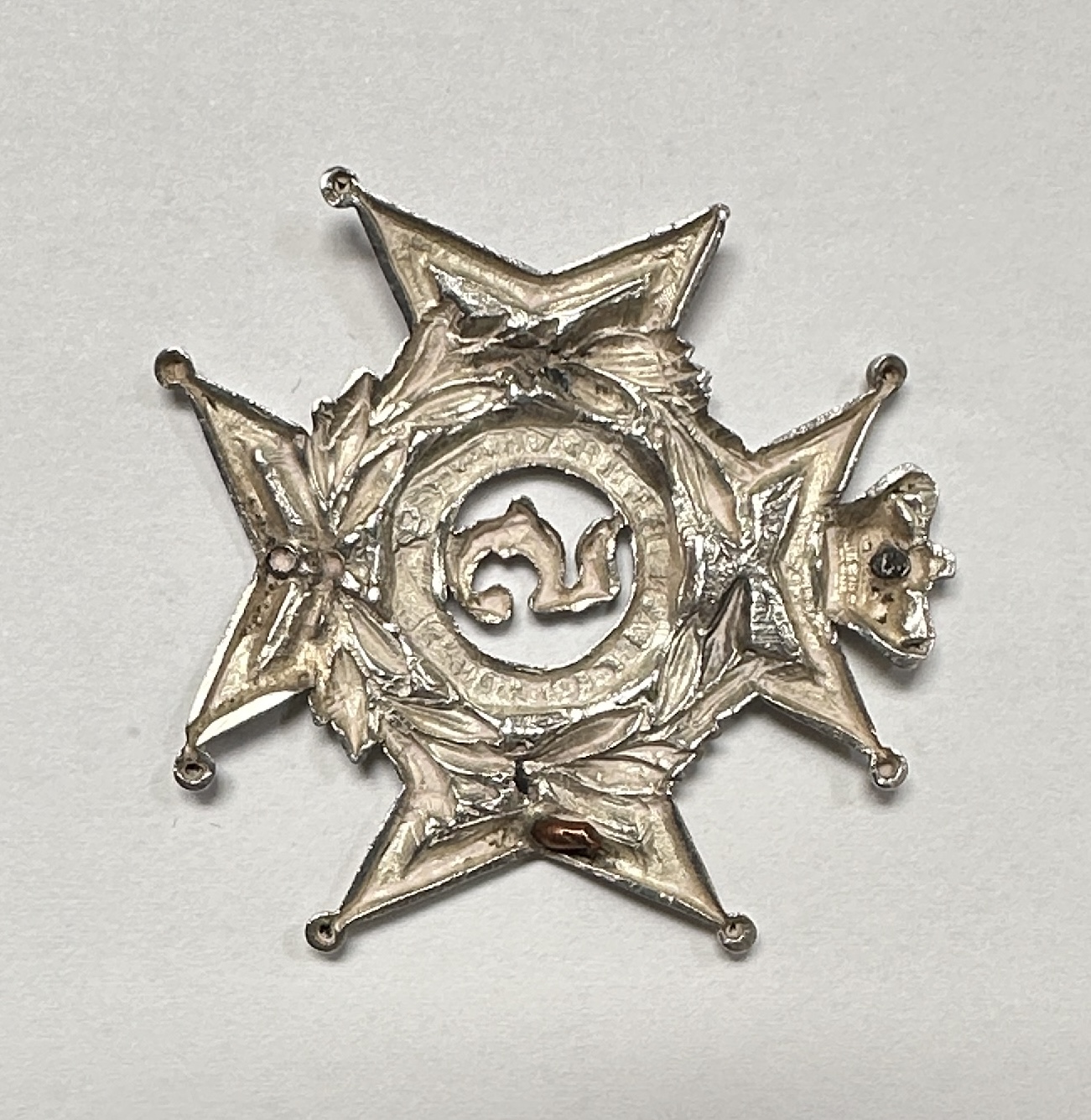 A rare 5th Bengal European Regiment cap badge, the central pierced section with the digit 5, - Image 3 of 3