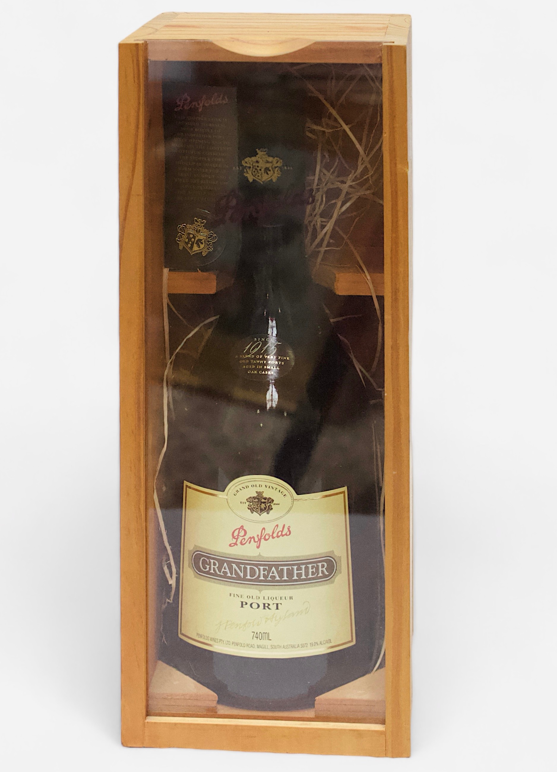 A bottle of Penfolds Grandfather Fine Old Liqueur Port, 74cl, 19% vol, housed in branded - Bild 3 aus 3