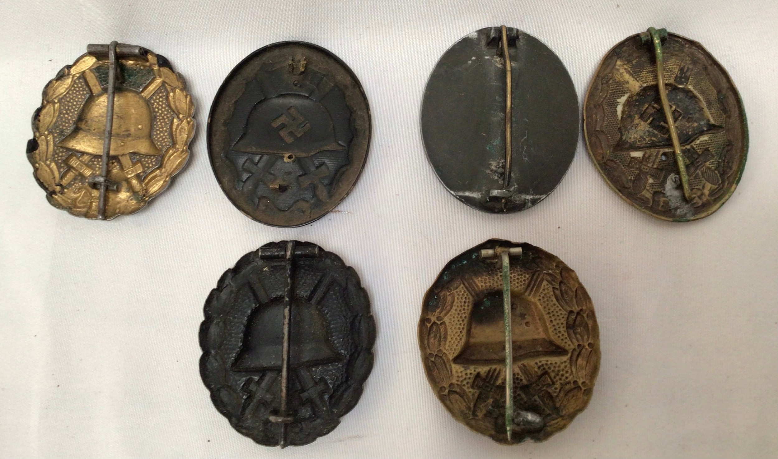 Six various German WWII military wound badges, comprising 1st, 2nd and 3rd class examples - Image 2 of 2