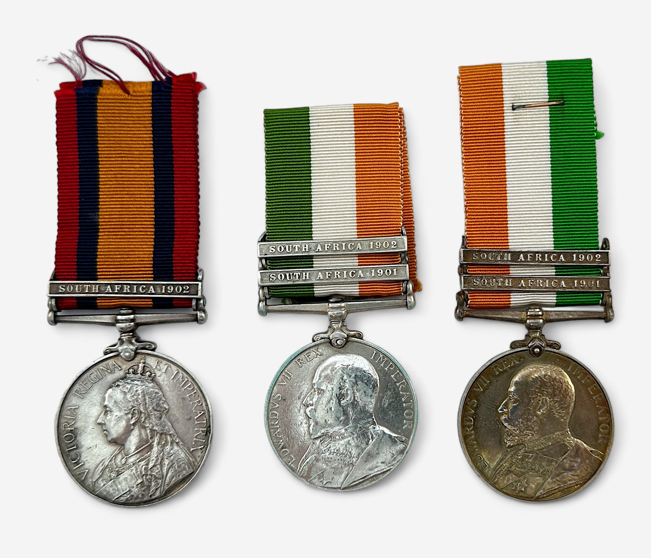 Boer War/ Irish Regiments Interest: A Queen's South Africa Medal with South Africa 1902 Clasp, to