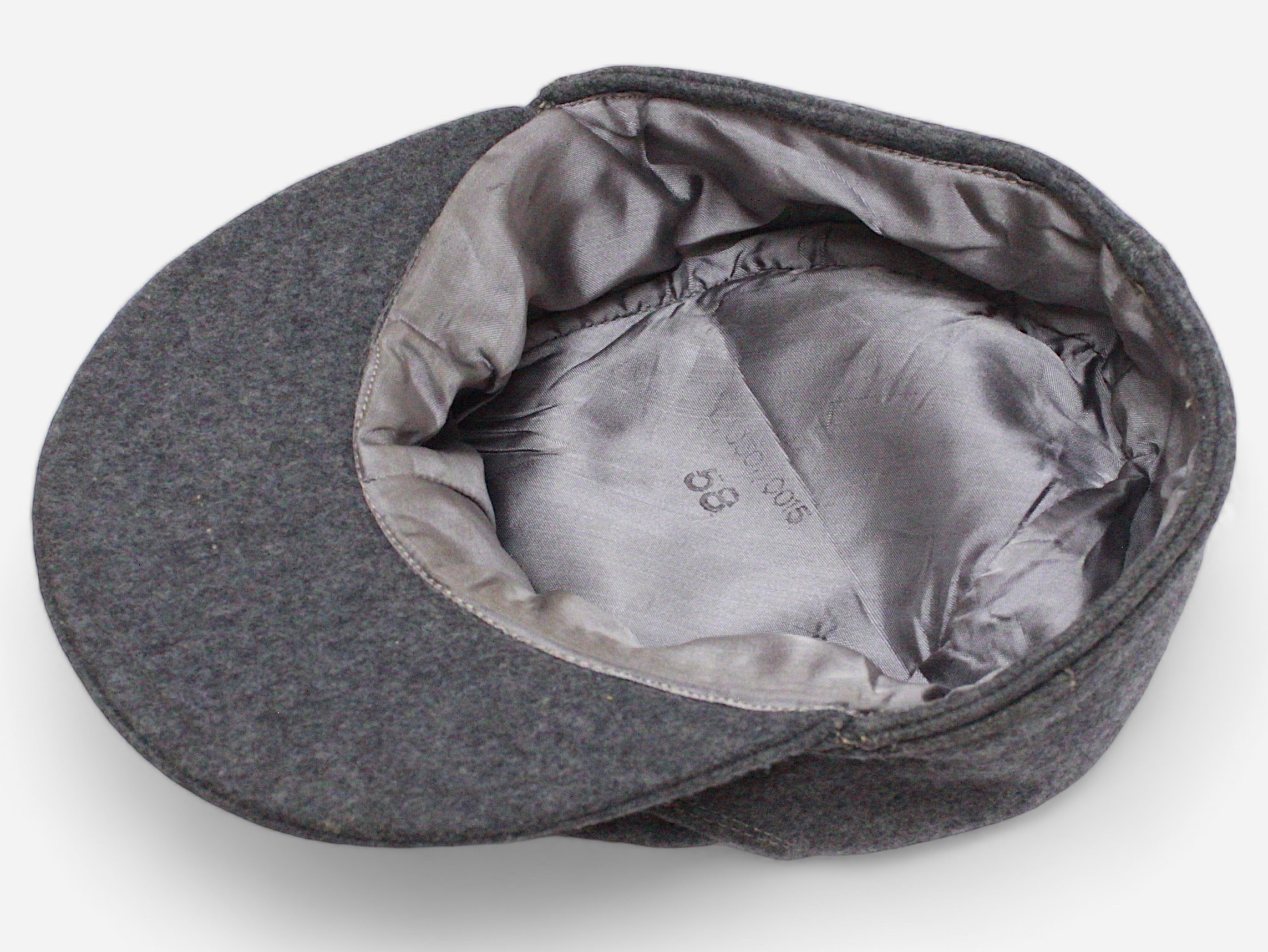 A WWII German Third Reich Luftwaffe Forage Cap, together with Luftwaffe canvas bread bag - Bild 2 aus 2