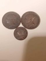 Coins/Banknotes : QV 1/2d 1853 & 54 Plus Farthing