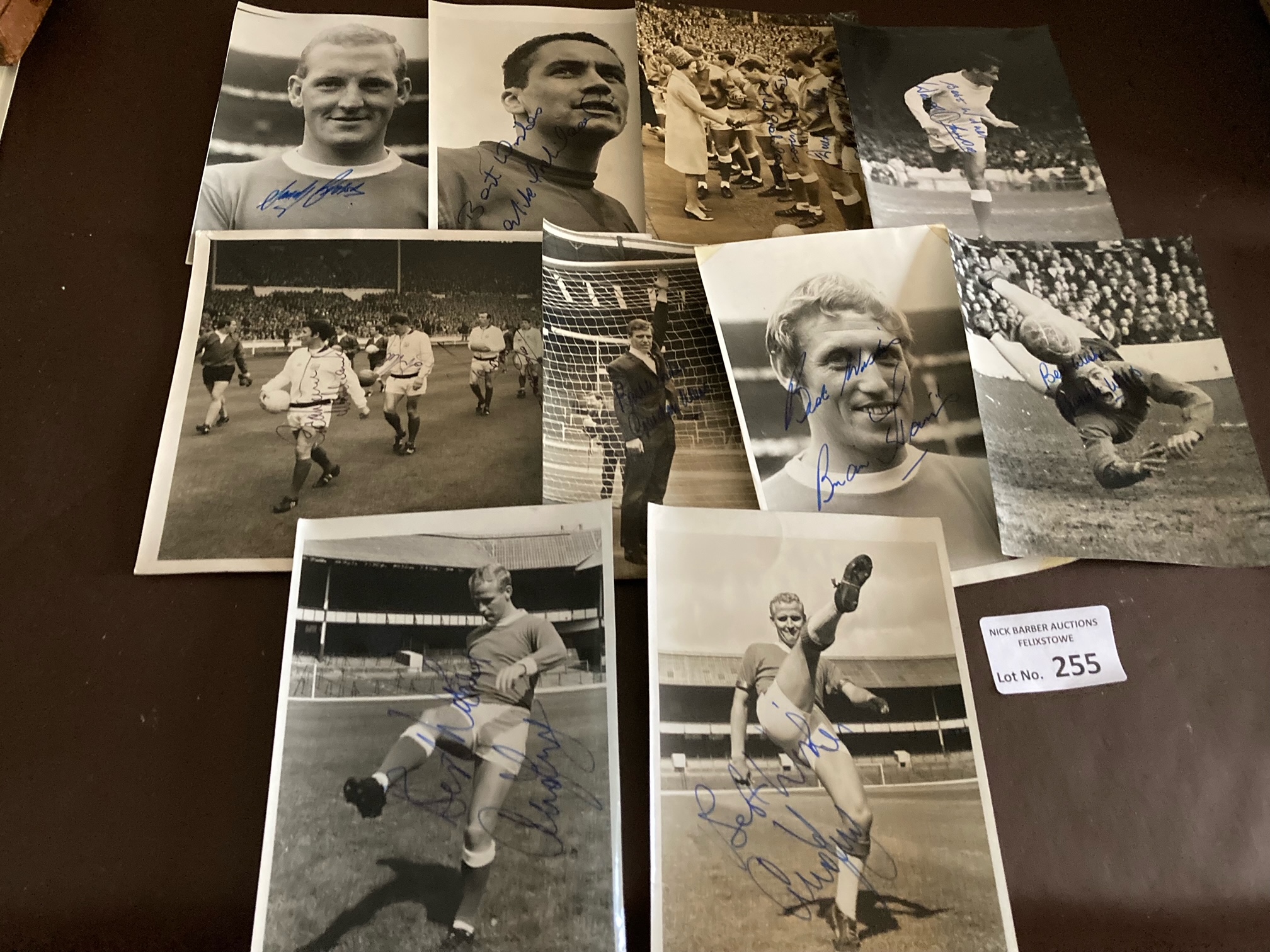 Football : EVERTON Autographed original press phot