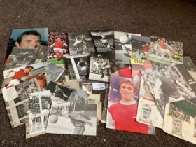 Football : Arsenal collection of magazine/paper pa