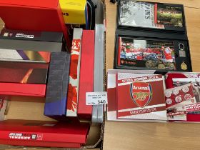 Football : Arsenal annual membership packs/boxes f