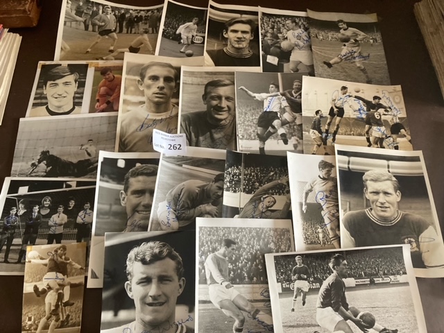 Football : Autographed original press photographs