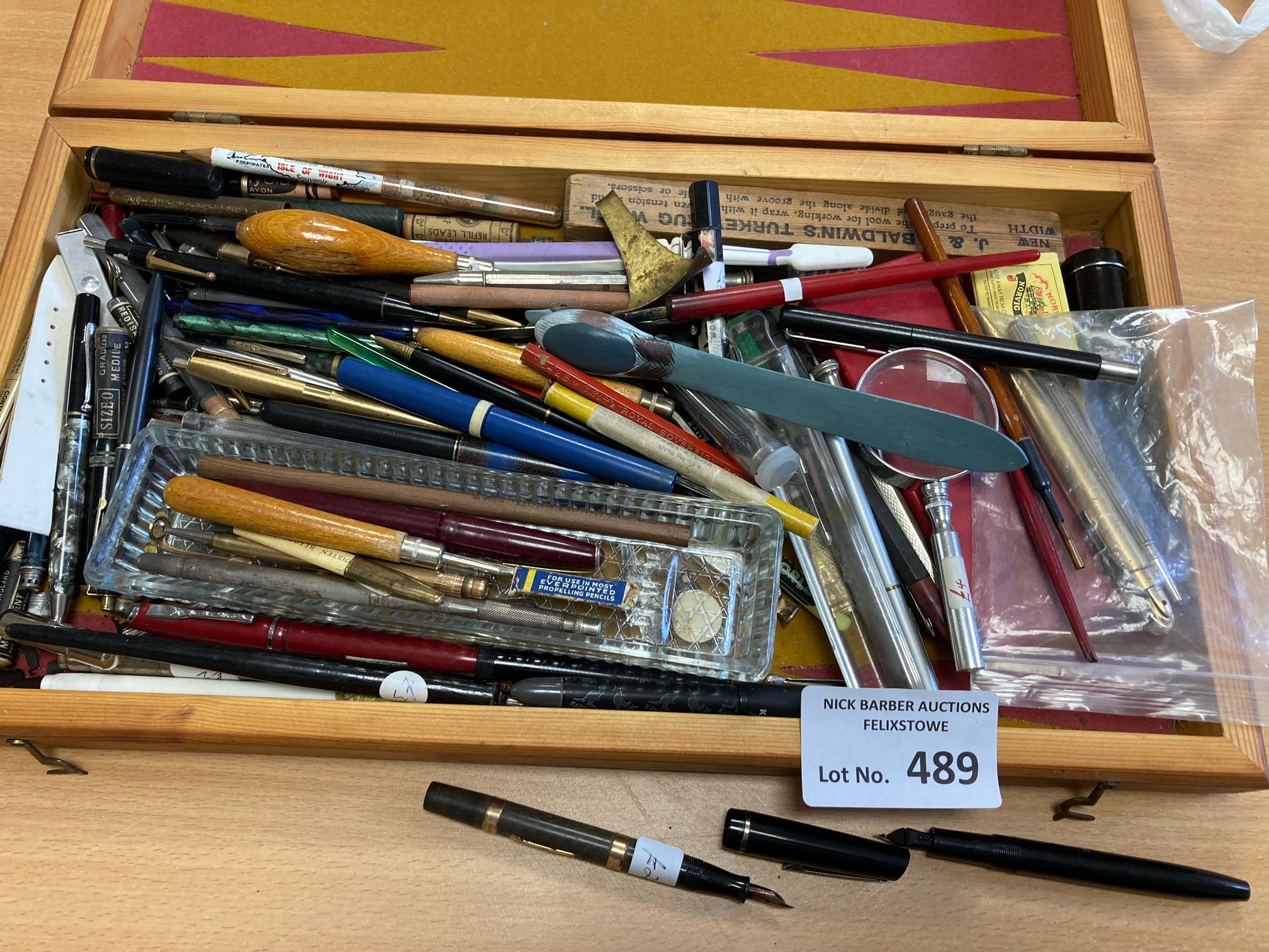 Collectables : Fountain pens/etc box of various ma