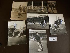 Football : Autographed original press photographs